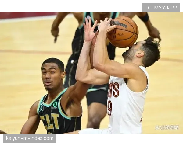 黄蜂加时赛8比0击溃骑士 米切尔24投仅6中